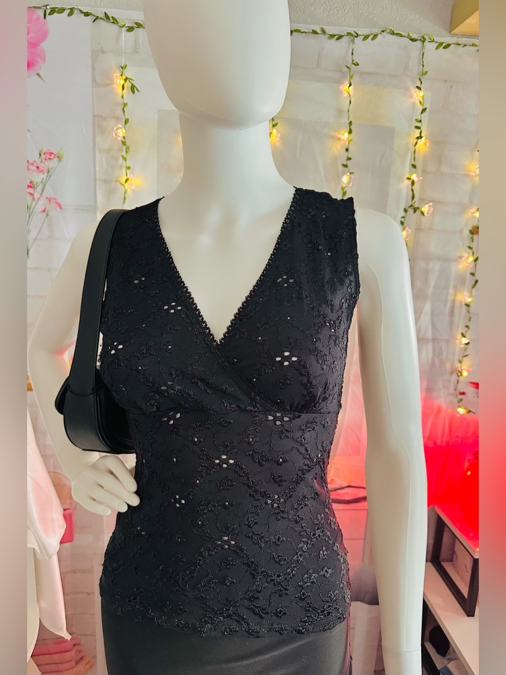 Agenda Black Floral Lace V Neck Fitted Tank Top